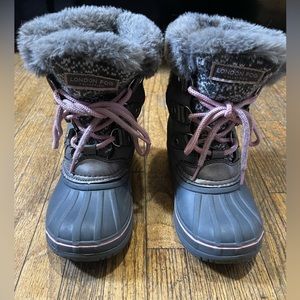 Very comfortable stylish children's shoes for girls for autumn and spring